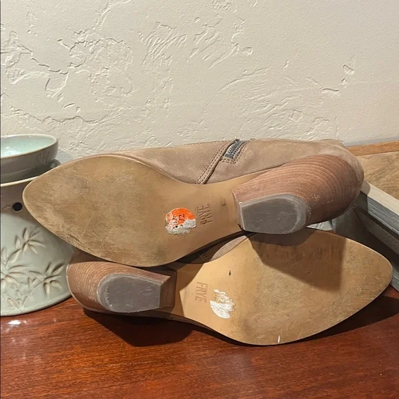 Frye Reina Western Ankle Booties Ash Tan - Picture 7 of 10